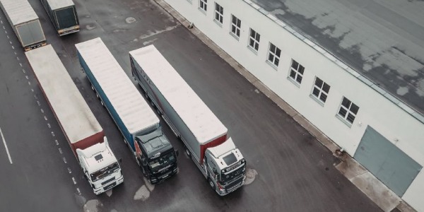 Subcontratar trabajos auxiliares para camiones: rapidez y control